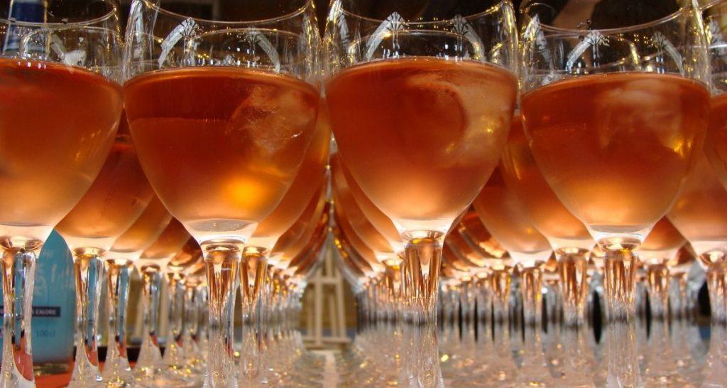 No desafines con las armonías optimized wine in glasses photography hd wallpaper 1920x1080 34555 1200x640 1 1024x546 1