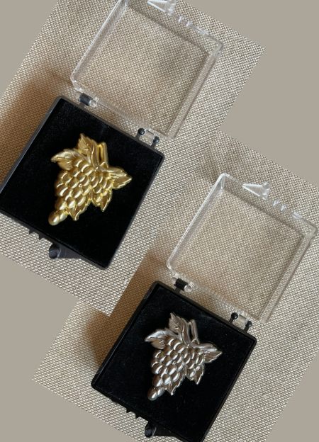 Pin sommelier racimo uvas